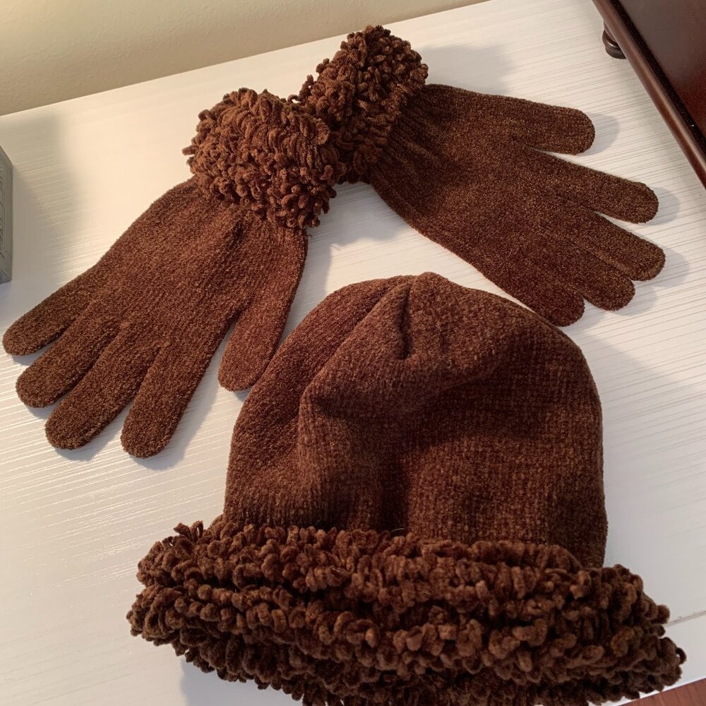 Glove and hat set for fall/winter, ensemble tuque et gants